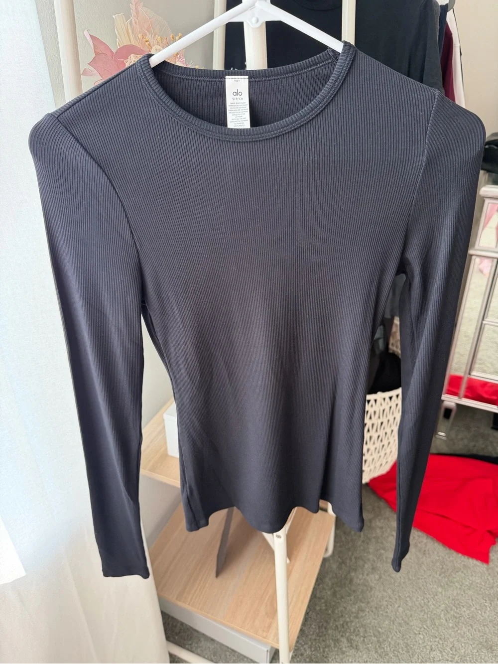 ALO Yoga Women's Long Sleeve Ribbed Crew Neck Top